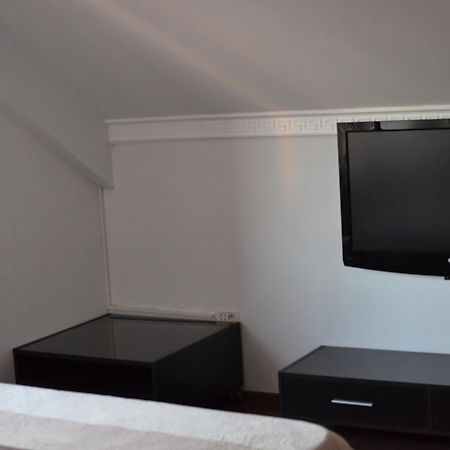 Vila Cu Trandafiri Cozy Apartments 2 Camere Bragadiru Exterior photo