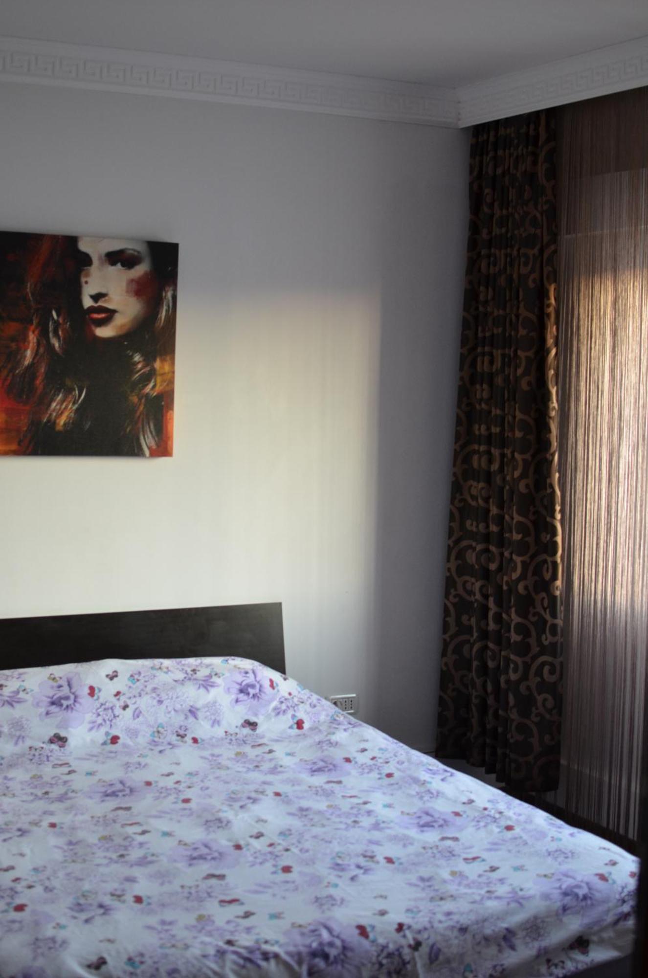 Vila Cu Trandafiri Cozy Apartments 2 Camere Bragadiru Exterior photo